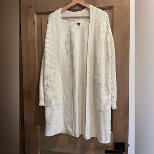 Women’s UNIVERSAL THREAD sweater